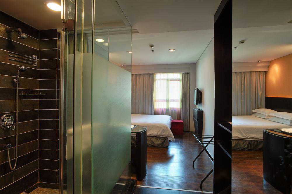 Fx Hotel Xujiahui - Shanghai Stadium Branch Exterior photo