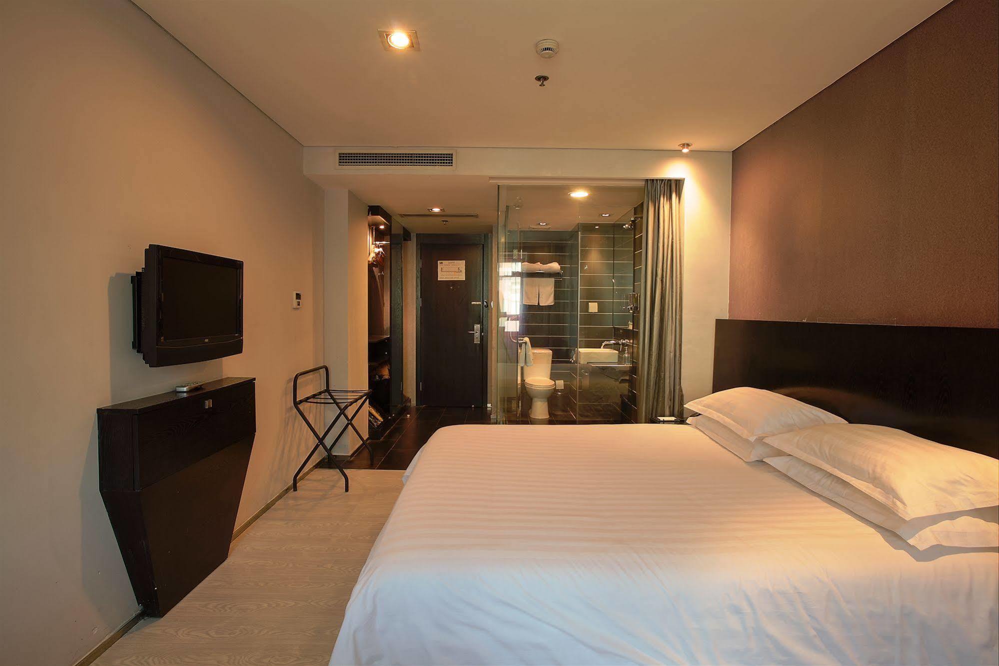 Fx Hotel Xujiahui - Shanghai Stadium Branch Exterior photo